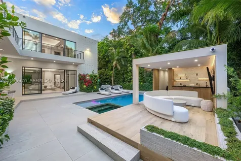 4115 Park Avenue Miami FL 33133