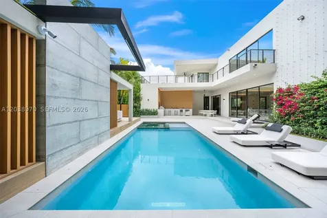4115 Park Avenue Miami FL 33133