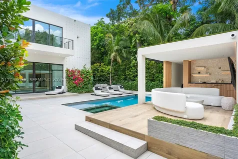 4115 Park Avenue Miami FL 33133