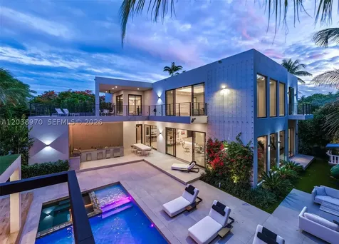 4115 Park Avenue Miami FL 33133