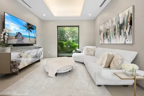 4115 Park Avenue Miami FL 33133