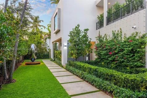4115 Park Avenue Miami FL 33133