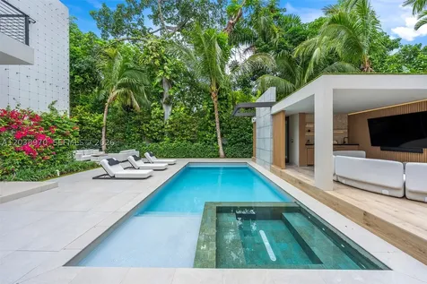 4115 Park Avenue Miami FL 33133