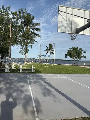 8 Jewfish Avenue Key Largo FL 33037