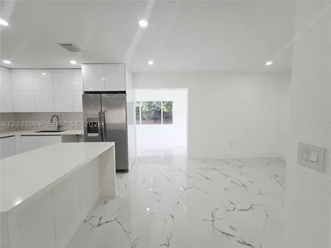 2530 NW 111th Street Miami FL 33167