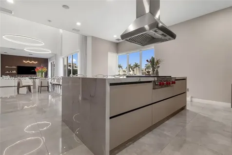 10261 NW 74th Terrace Doral FL 33178