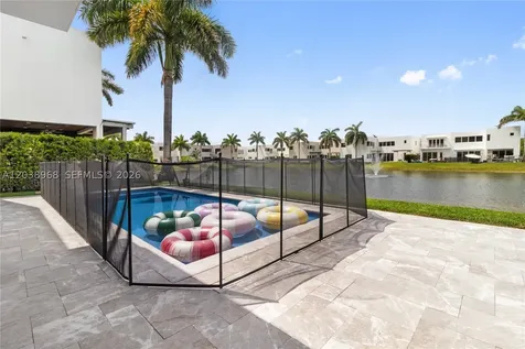 10261 NW 74th Terrace Doral FL 33178