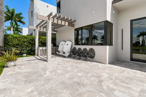 10261 NW 74th Terrace Doral FL 33178