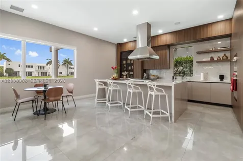10261 NW 74th Terrace Doral FL 33178