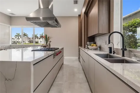 10261 NW 74th Terrace Doral FL 33178