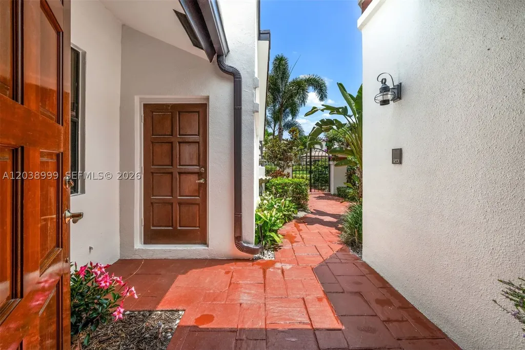 6540 Via Rosa Boca Raton FL 33433