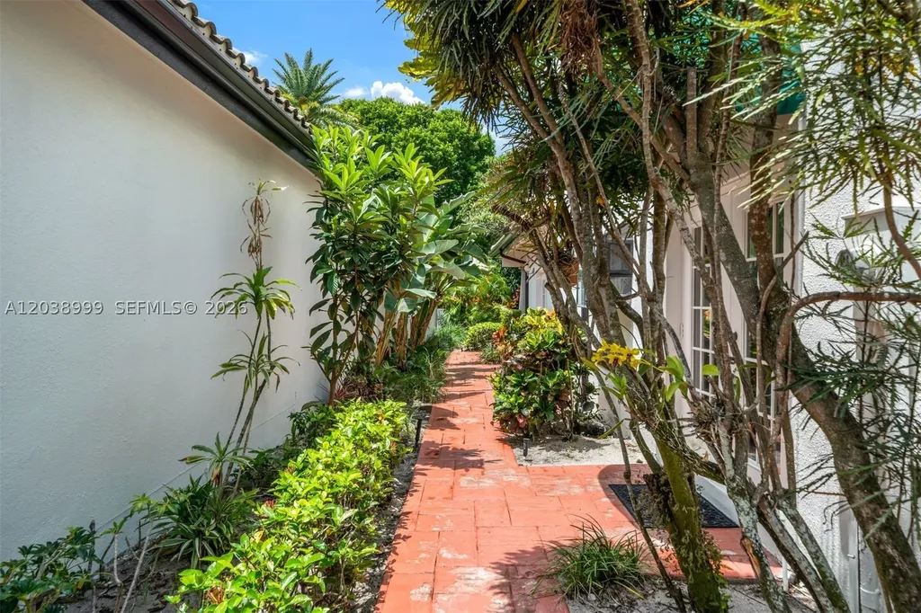 6540 Via Rosa Boca Raton FL 33433