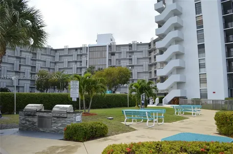 3401 N Country Club Drive Aventura FL 33180
