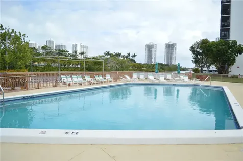 3401 N Country Club Drive Aventura FL 33180