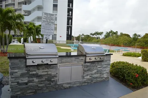 3401 N Country Club Drive Aventura FL 33180