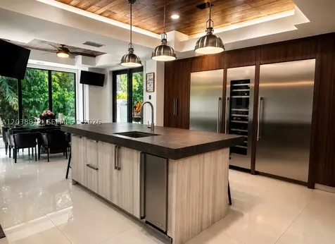 10395 SW 67th Avenue Pinecrest FL 33156