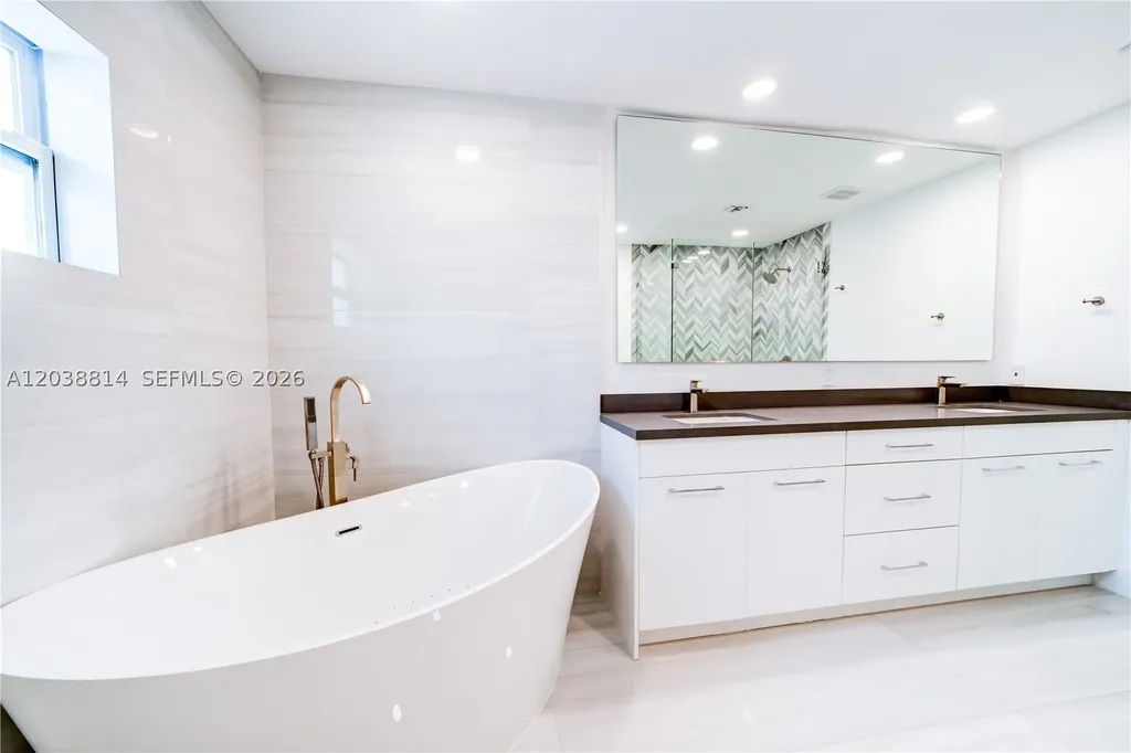 5721 Bayview Drive Fort Lauderdale FL 33308