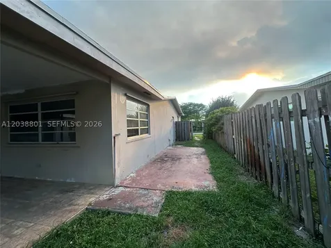 2121 N 52nd Avenue Hollywood FL 33021