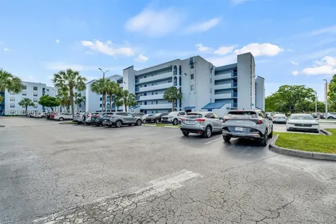 9460 Fontainebleau Boulevard Miami FL 33172
