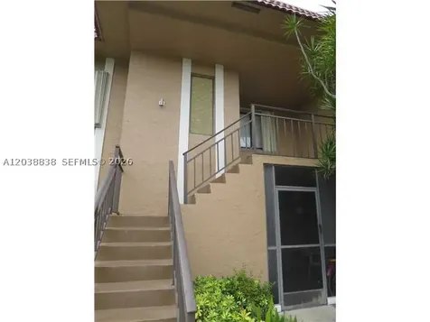 205 Lakeview Drive Weston FL 33326