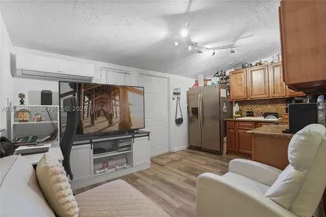 3375 SW 29th Terrace Miami FL 33133