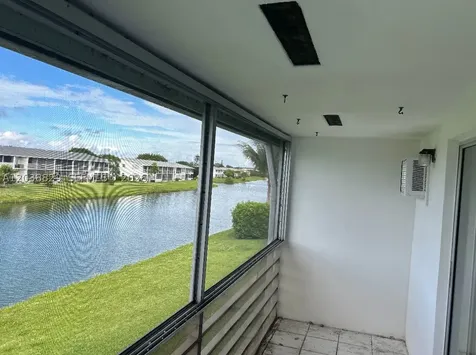 89 Berkshire D West Palm Beach FL 33417