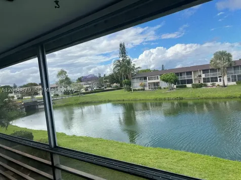 89 Berkshire D West Palm Beach FL 33417