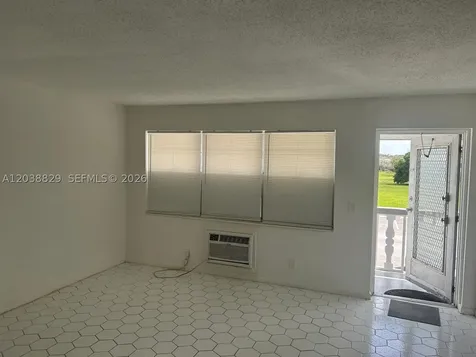 89 Berkshire D West Palm Beach FL 33417