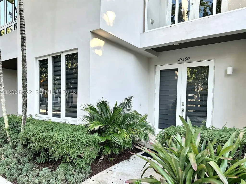 10560 NW 63rd Terrace Doral FL 33178
