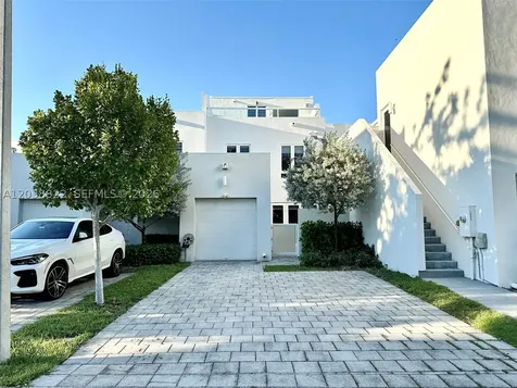 10560 NW 63rd Terrace Doral FL 33178