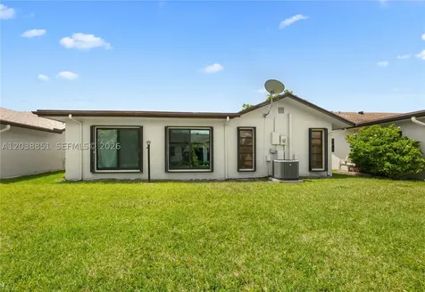 2065 SW 17th Drive Deerfield Beach FL 33442