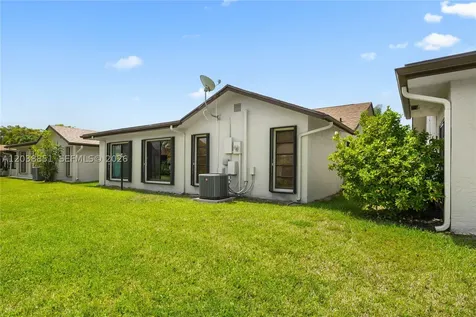 2065 SW 17th Drive Deerfield Beach FL 33442