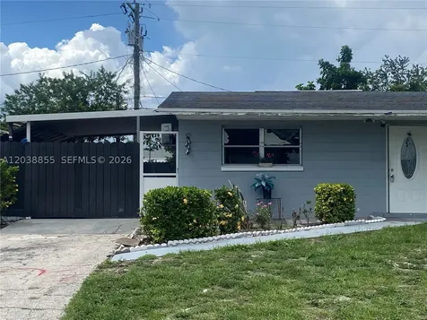 1111 N Vineyard Street Lehigh Acres FL 33936