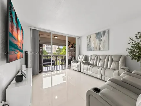 7021 Environ Boulevard Lauderhill FL 33319