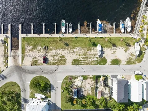 94825 Overseas Highway #123 Key Largo FL 33037
