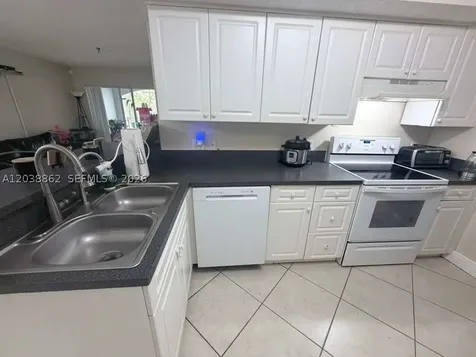 9610 NW 2nd Street Pembroke Pines FL 33024