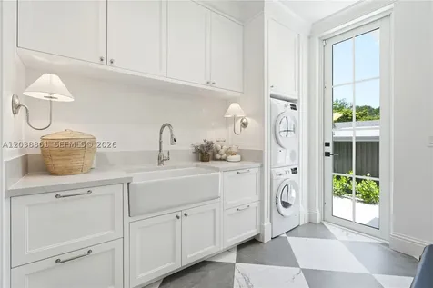 6751 SW 76th Terrace South Miami FL 33143