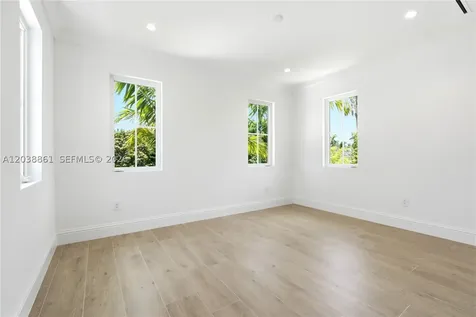 6751 SW 76th Terrace South Miami FL 33143