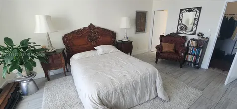 5401 Collins Avenue Miami Beach FL 33140
