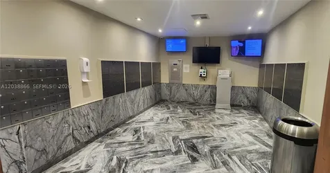 5401 Collins Avenue Miami Beach FL 33140