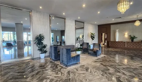 5401 Collins Avenue Miami Beach FL 33140