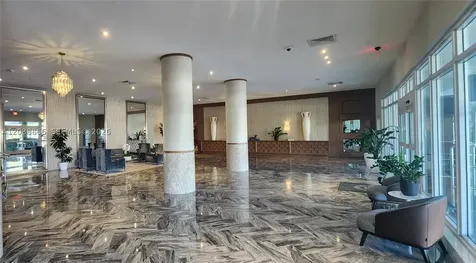 5401 Collins Avenue Miami Beach FL 33140