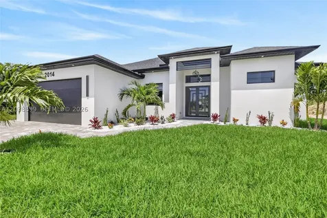 2014 SW 8th Place Cape Coral FL 33991