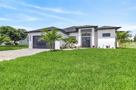 2014 SW 8th Place Cape Coral FL 33991