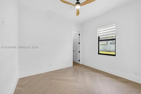 2014 SW 8th Place Cape Coral FL 33991