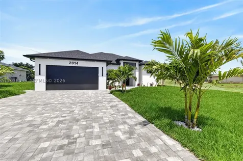 2014 SW 8th Place Cape Coral FL 33991