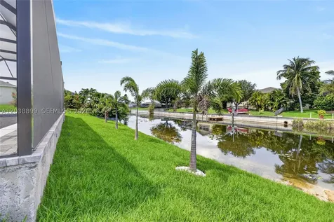 2014 SW 8th Place Cape Coral FL 33991