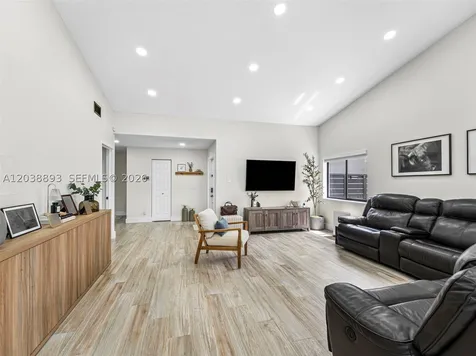 11010 SW 13th Street Pembroke Pines FL 33025