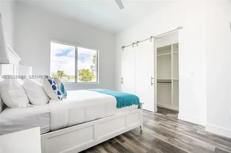 3461 SW 25th Street Miami FL 33133