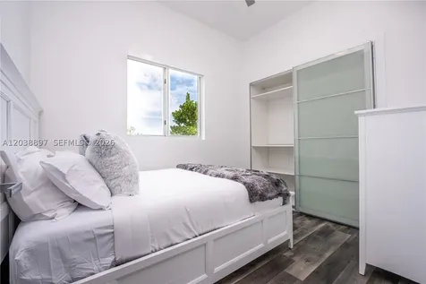 3461 SW 25th Street Miami FL 33133